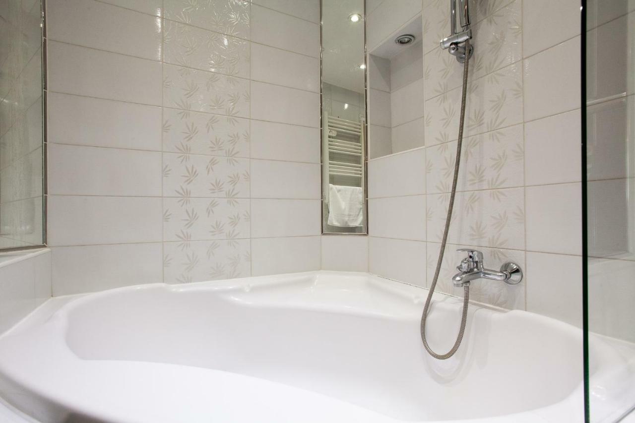 90 Rue Meynadier Apartment คานส์ ภายนอก รูปภาพ